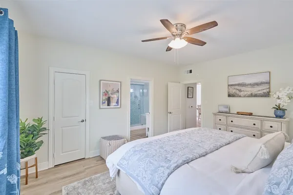 $499,000 | 73 April Point Drive South, Montgomery, TX 77356