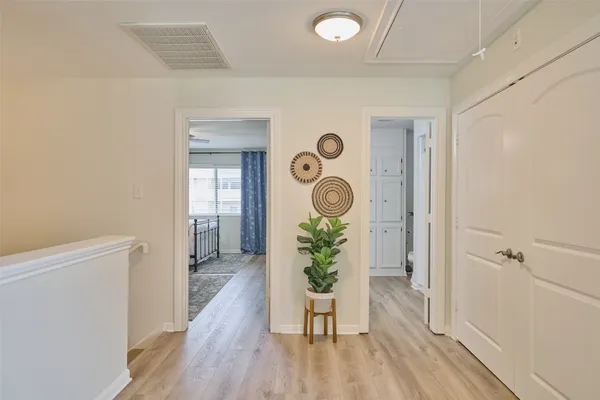 $499,000 | 73 April Point Drive South, Montgomery, TX 77356