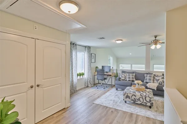 $499,000 | 73 April Point Drive South, Montgomery, TX 77356