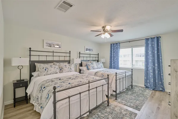 $499,000 | 73 April Point Drive South, Montgomery, TX 77356