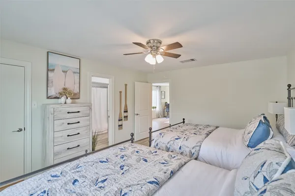 $499,000 | 73 April Point Drive South, Montgomery, TX 77356