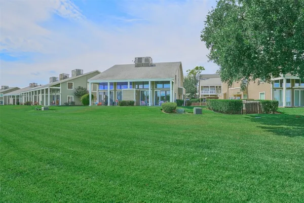 $499,000 | 73 April Point Drive South, Montgomery, TX 77356