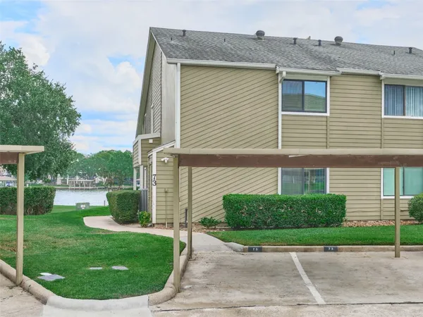 $499,000 | 73 April Point Drive South, Montgomery, TX 77356