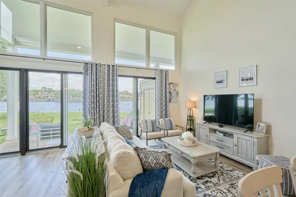 $499,000 | 73 April Point Drive South, Montgomery, TX 77356
