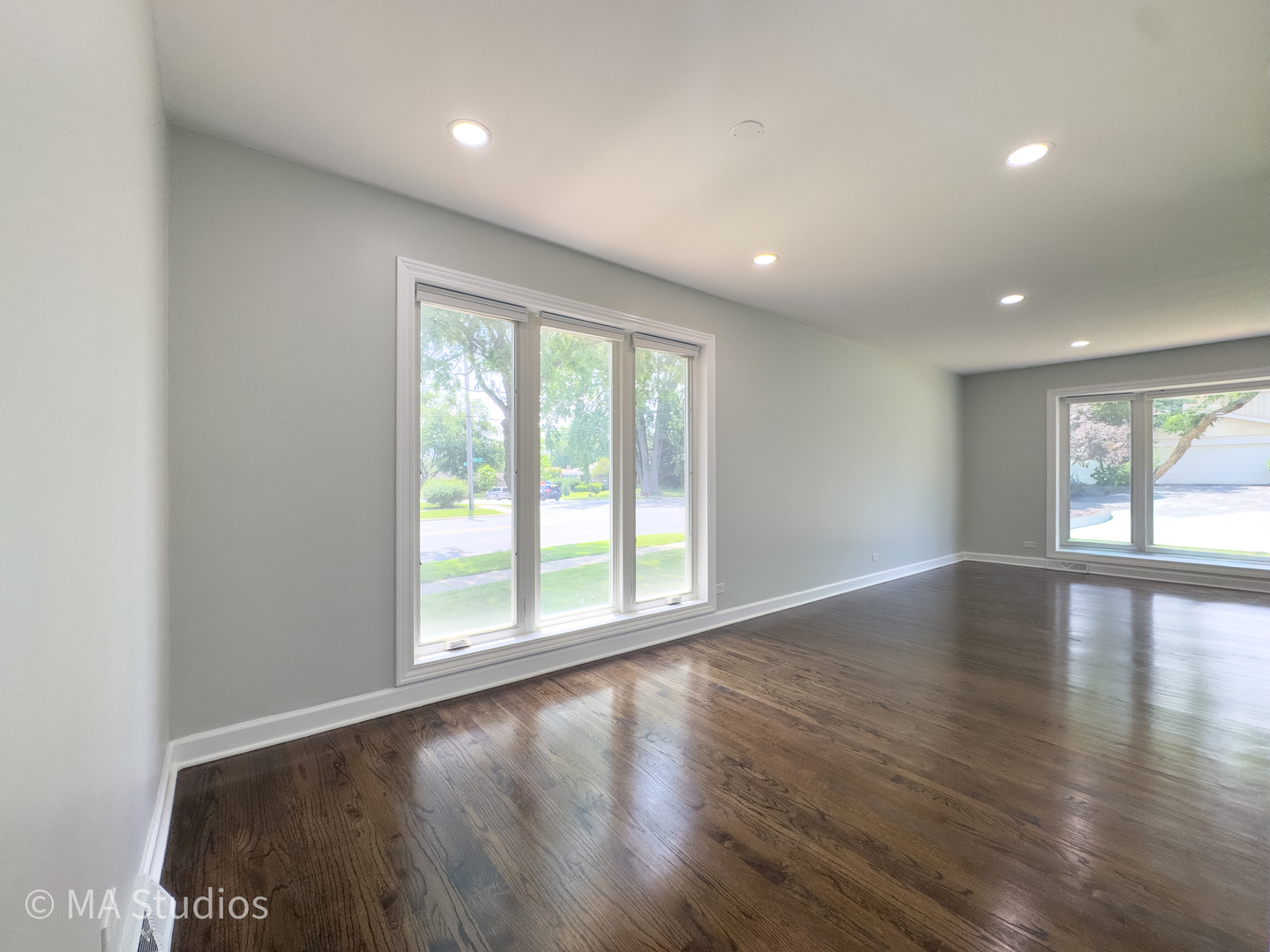 4256 Golf Road Skokie, IL 60076 - Photo 10 of 60 Gallery Image 10