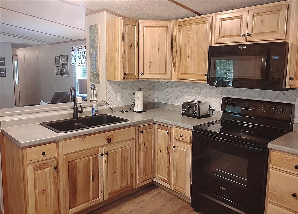 451 North Leroy Road Seneca, SC 29672 - Photo 4 of 27