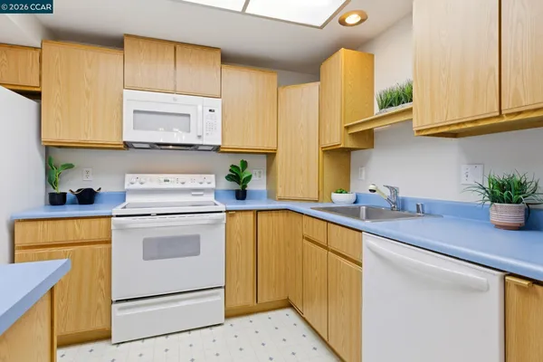 $320,000 | 2333 Pine Knoll Drive, Unit 14, Walnut Creek, CA 94595
