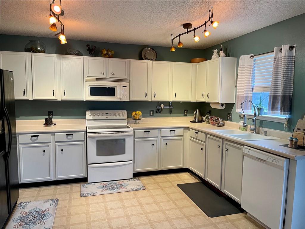 9894 Blue Ridge Way Indianapolis, IN 46234 - Photo 9 of 31 Gallery Image 9