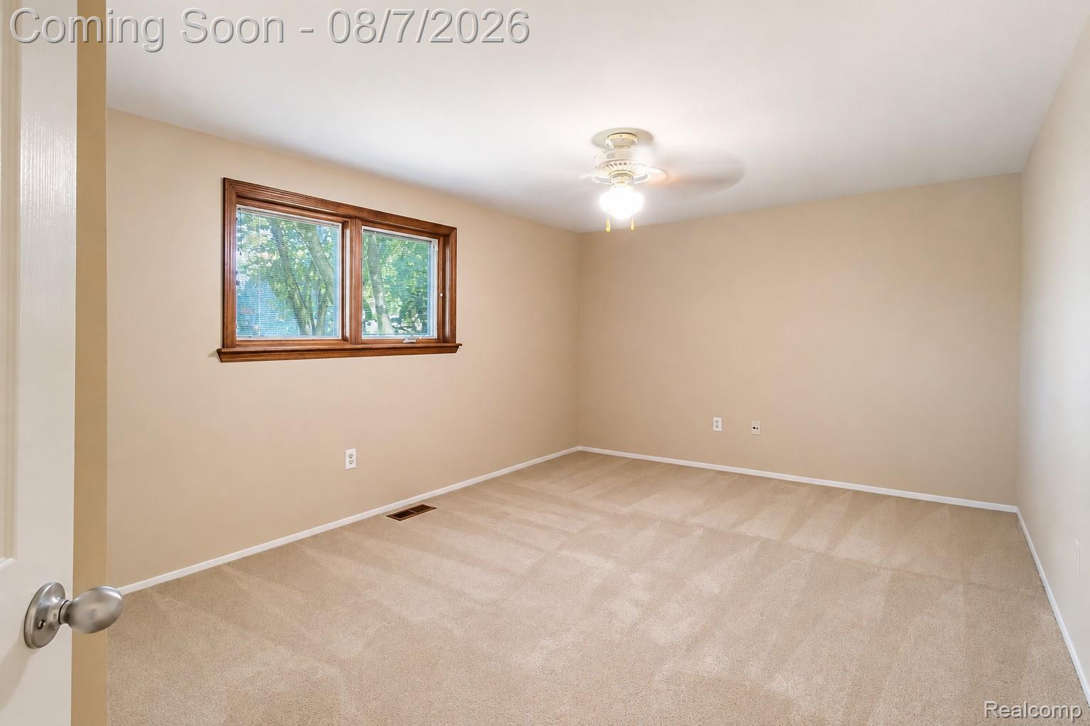 3149 Tamarron Drive Rochester, MI 48309 - Photo 29 of 48 Bedroom 2 - Spacious room featuring neutral carpeting and light beige walls