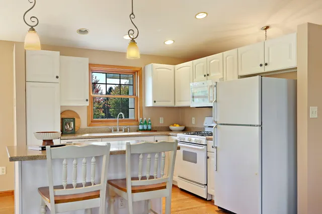 $925,000 | 2144 Blue Heron Drive, Delavan, WI 53115