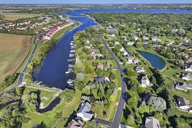 $925,000 | 2144 Blue Heron Drive, Delavan, WI 53115