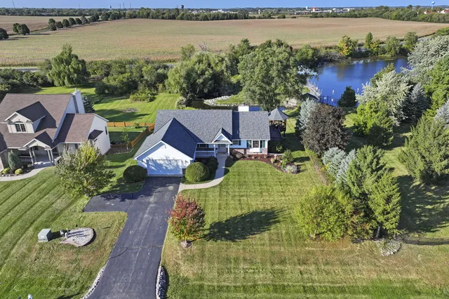 $925,000 | 2144 Blue Heron Drive, Delavan, WI 53115