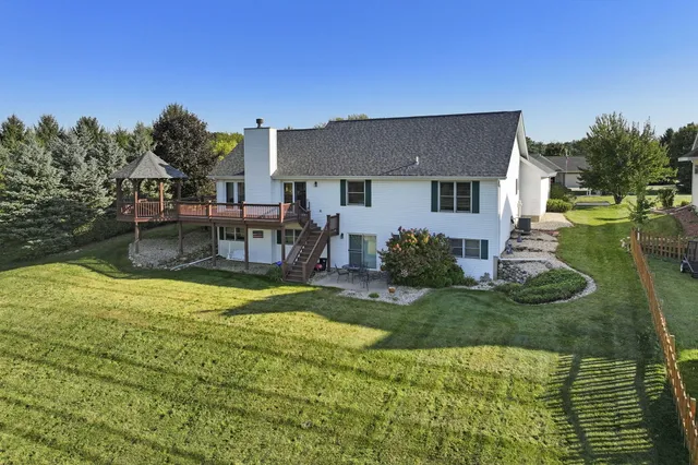 $925,000 | 2144 Blue Heron Drive, Delavan, WI 53115