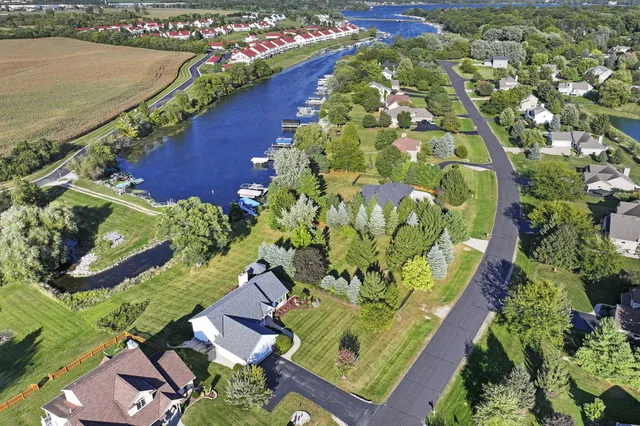 $925,000 | 2144 Blue Heron Drive, Delavan, WI 53115