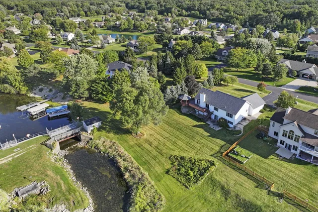 $925,000 | 2144 Blue Heron Drive, Delavan, WI 53115