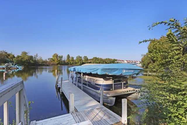 $925,000 | 2144 Blue Heron Drive, Delavan, WI 53115