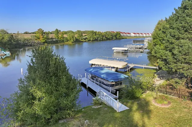 $925,000 | 2144 Blue Heron Drive, Delavan, WI 53115