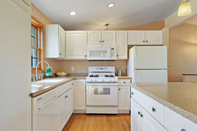 $925,000 | 2144 Blue Heron Drive, Delavan, WI 53115