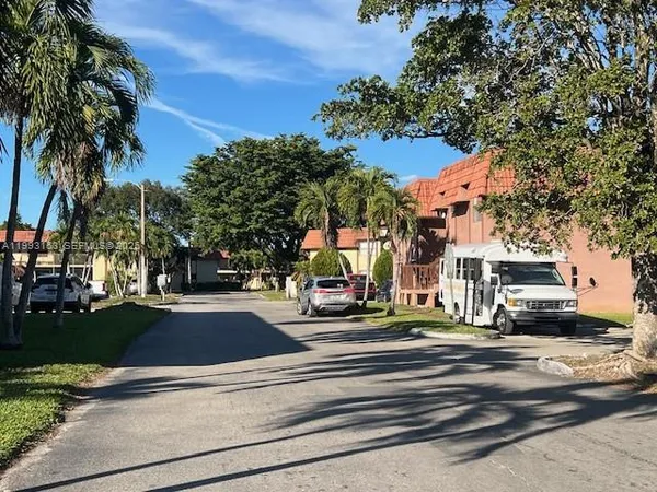 $2,300 | 6395 West 27th Court, Unit 102, Hialeah, FL 33016