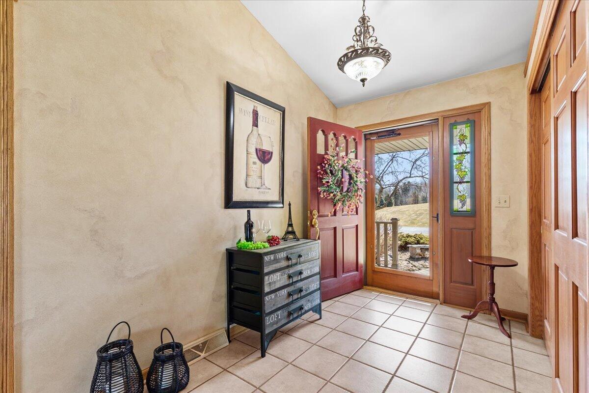 5280 Cherokee Court Addison, WI 53027 - Photo 2 of 69 060-Cherokee Ct-60