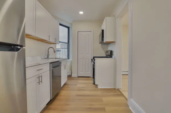 $2,200 | 327 8th Street, Unit 7, Union City, NJ 07087