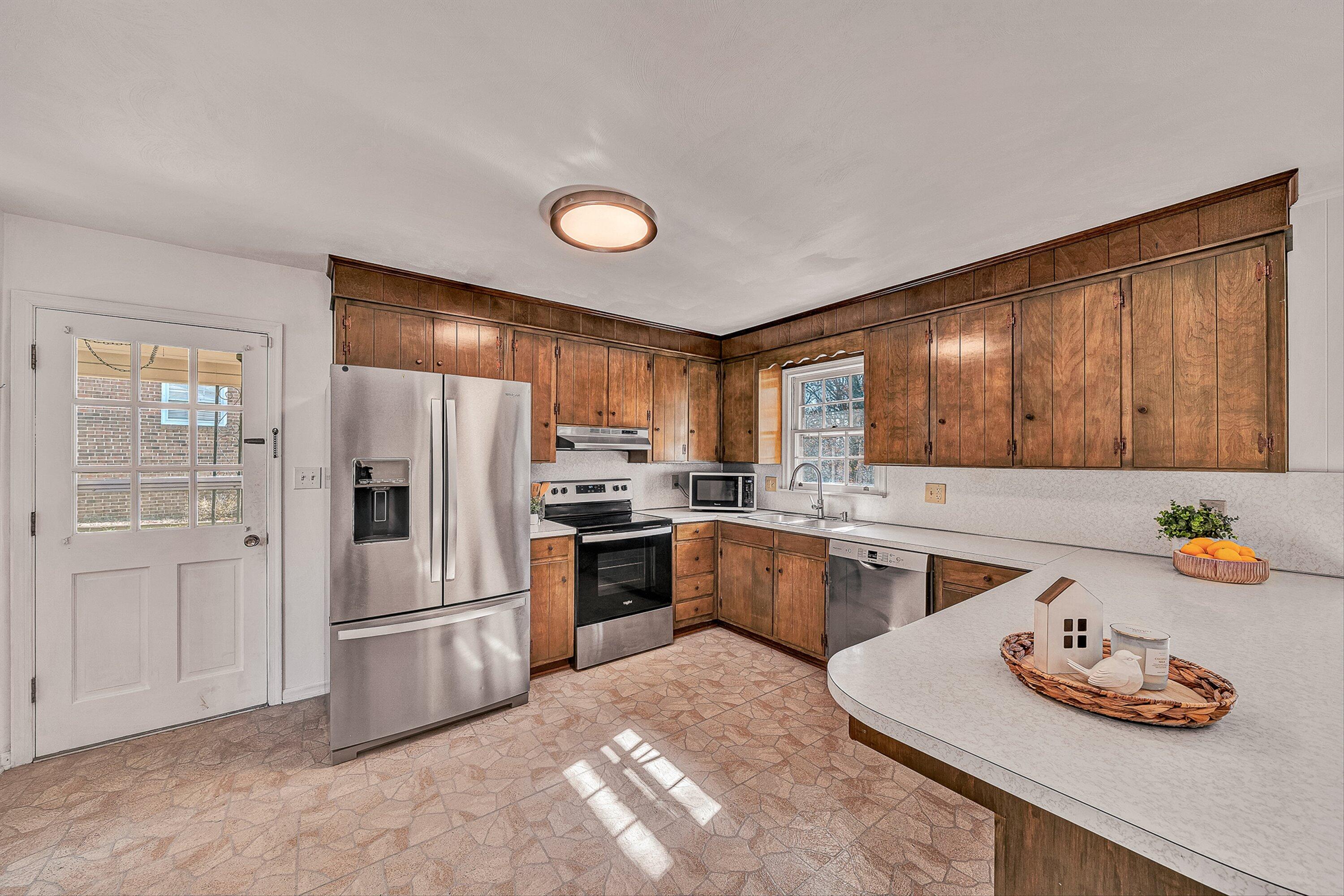5918 Green Ridge Road Northwest Roanoke, VA 24019 - Photo 12 of 47 12-VM-07236