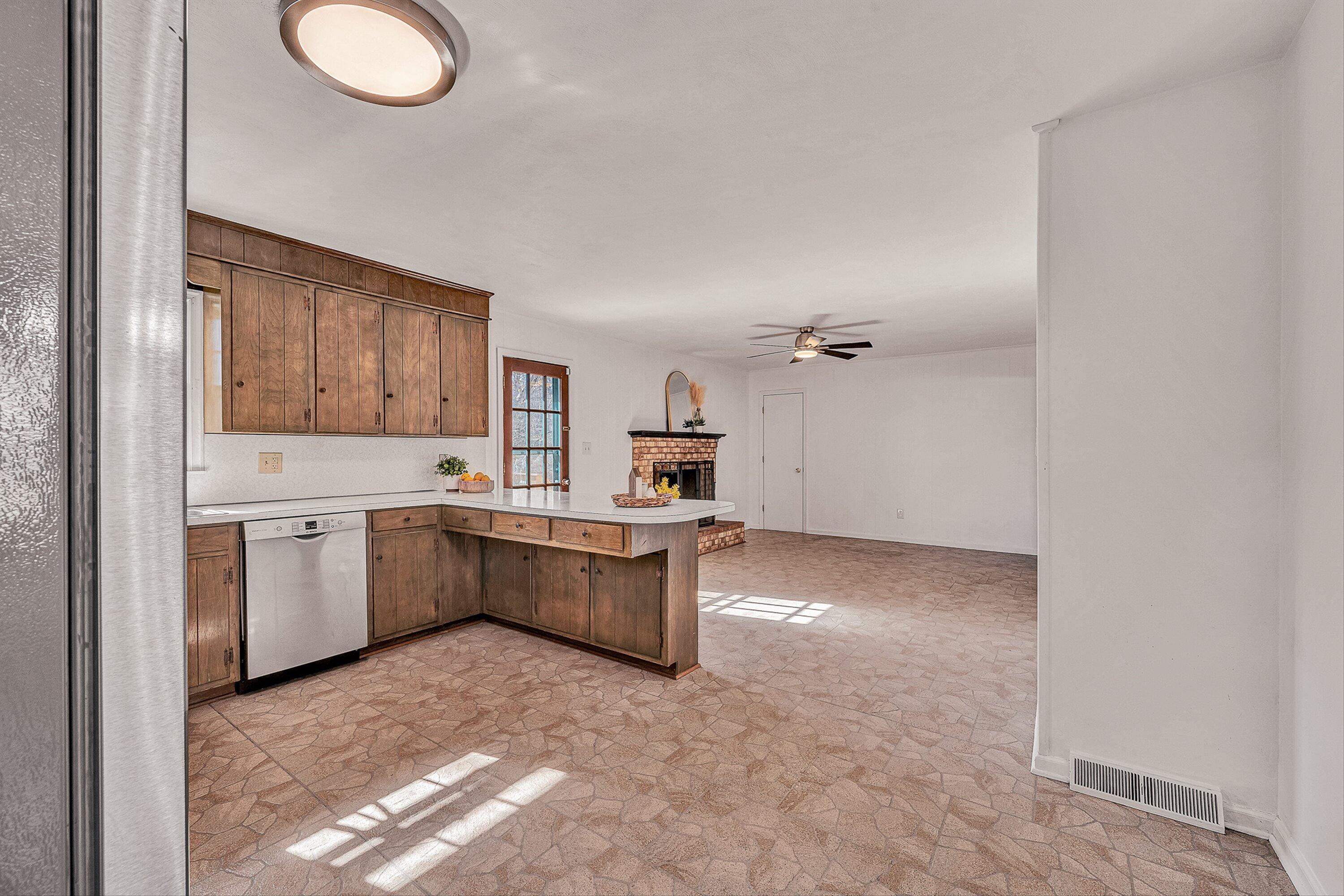 5918 Green Ridge Road Northwest Roanoke, VA 24019 - Photo 10 of 47 10-VM-07230