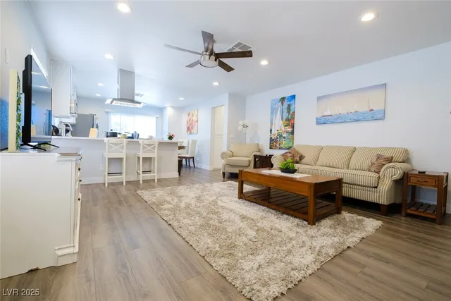 $2,400 | 1725 Duarte Drive, Henderson, NV 89014