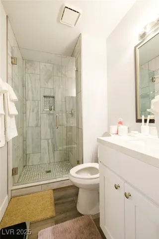 $2,400 | 1725 Duarte Drive, Henderson, NV 89014