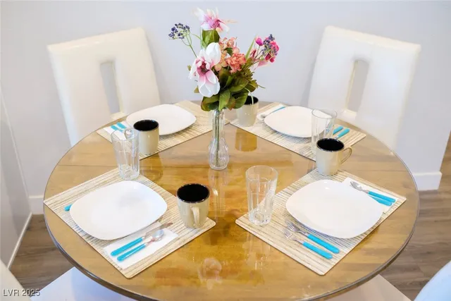 $2,400 | 1725 Duarte Drive, Henderson, NV 89014