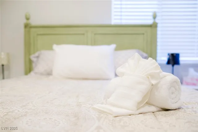 $2,400 | 1725 Duarte Drive, Henderson, NV 89014