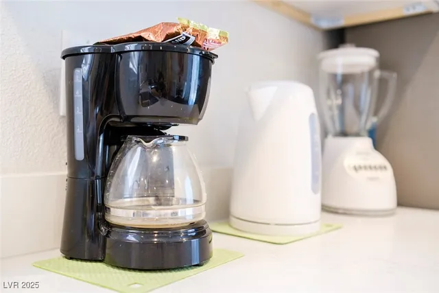 $2,400 | 1725 Duarte Drive, Henderson, NV 89014