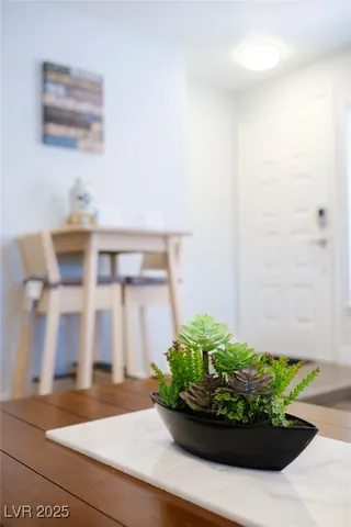 $2,400 | 1725 Duarte Drive, Henderson, NV 89014