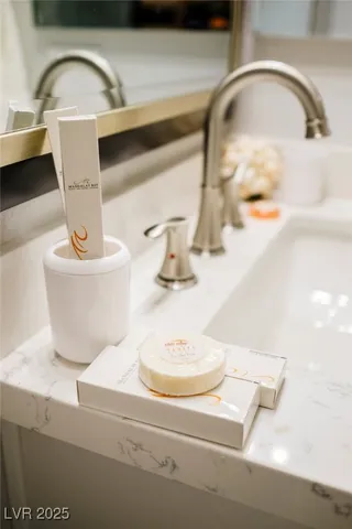 $2,400 | 1725 Duarte Drive, Henderson, NV 89014