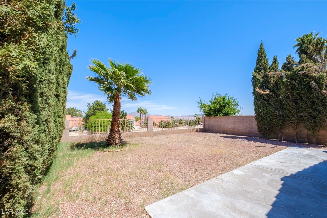 1725 Duarte Drive Henderson, NV 89014 - Photo 30 of 33