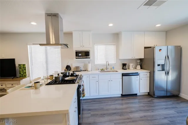 $2,400 | 1725 Duarte Drive, Henderson, NV 89014