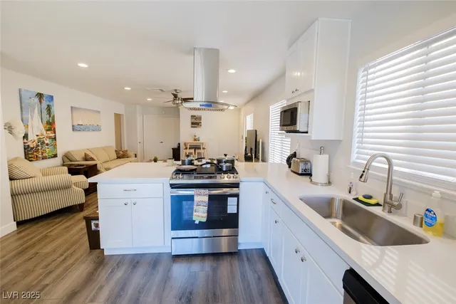 $2,400 | 1725 Duarte Drive, Henderson, NV 89014