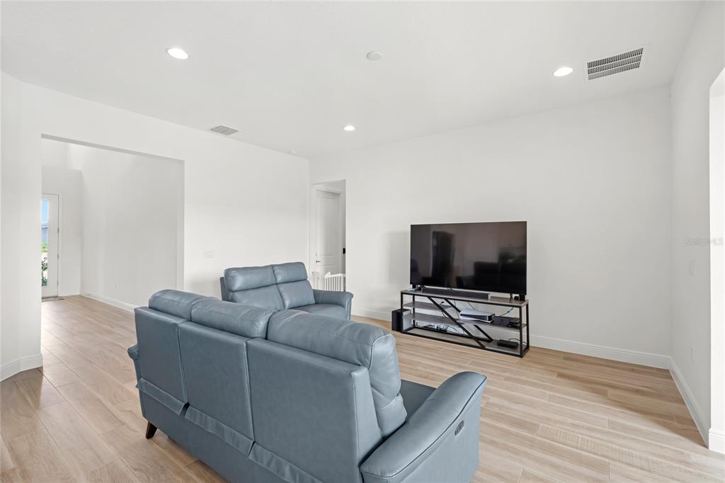 16124 Volterra Point Montverde, FL 34756 - Photo 11 of 48