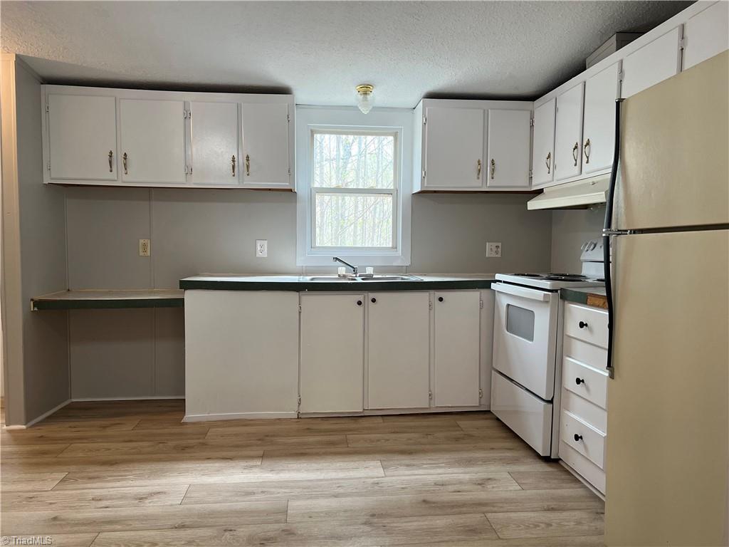 2209 Staleys Farm Road Asheboro, NC 27205 - Photo 7 of 29 Gallery Image 7