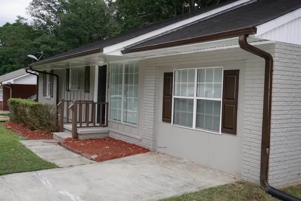 $1,725 | 504 Pinecrest Drive, Riverdale, GA 30274