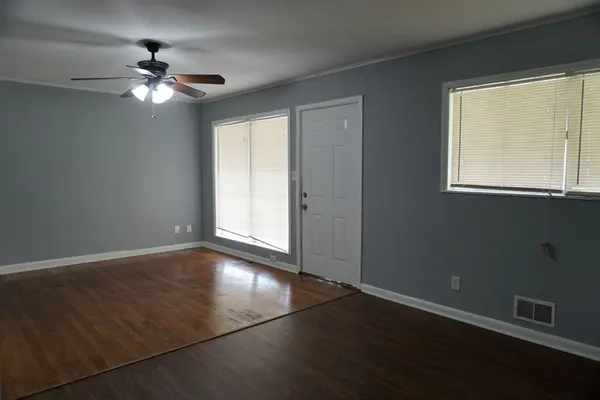$1,725 | 504 Pinecrest Drive, Riverdale, GA 30274