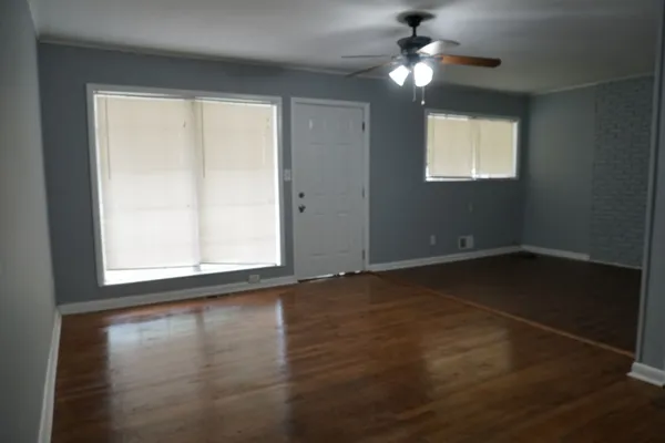 $1,725 | 504 Pinecrest Drive, Riverdale, GA 30274