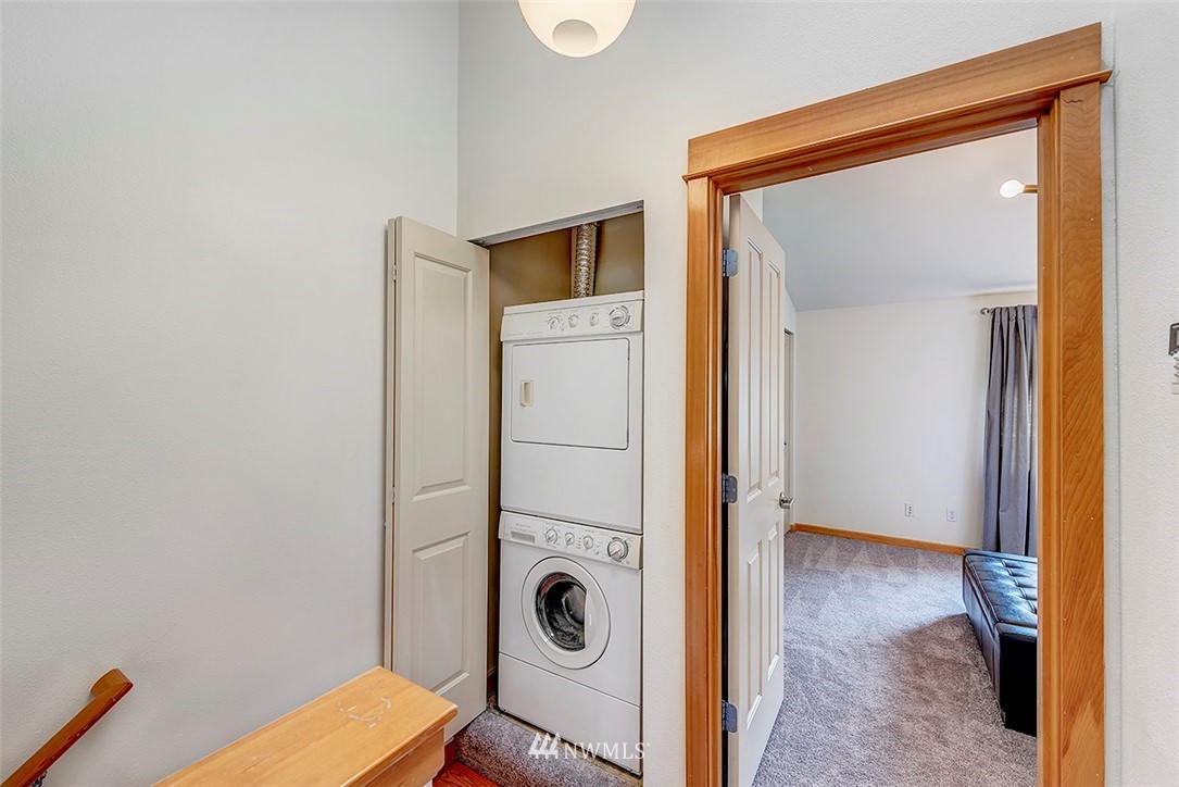 908 North 95th Street, Unit C Seattle, WA 98103 - Photo 14 of 16 Gallery Image 14