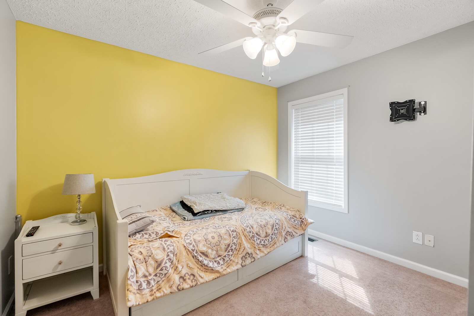 509 Berry Circle Springfield, TN 37172 - Photo 13 of 20 a bedroom with a bed and a window
