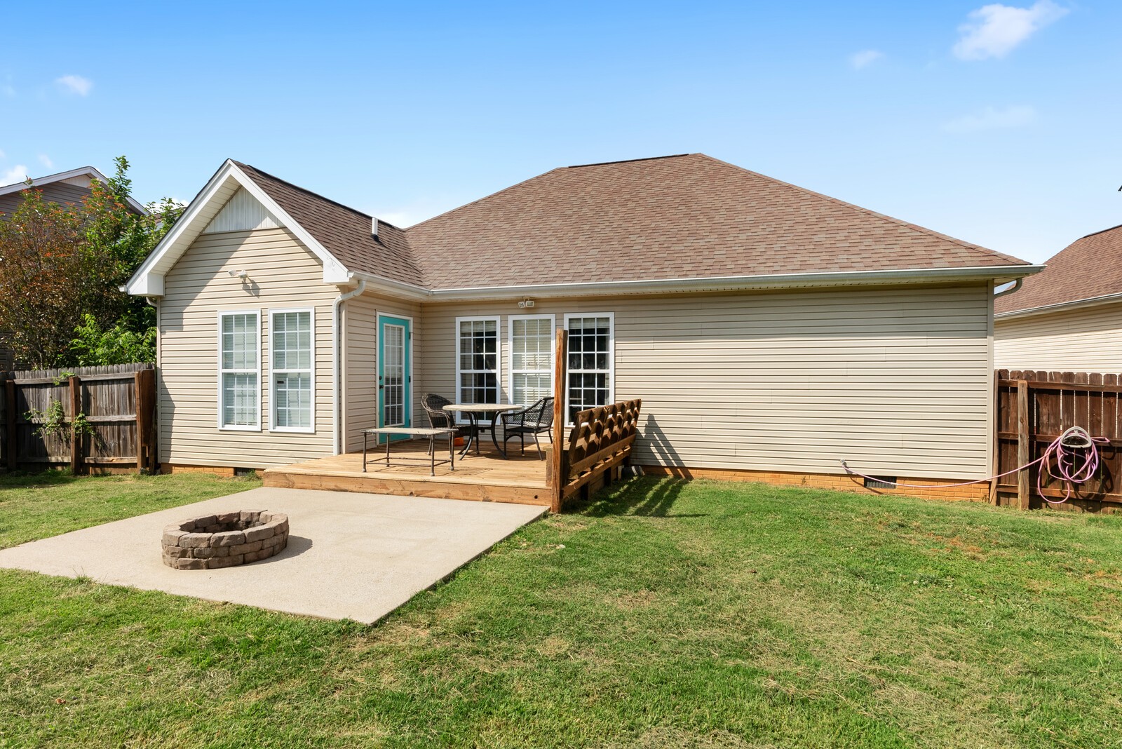 509 Berry Circle Springfield, TN 37172 - Photo 19 of 20 a view of a house with backyard and sitting area