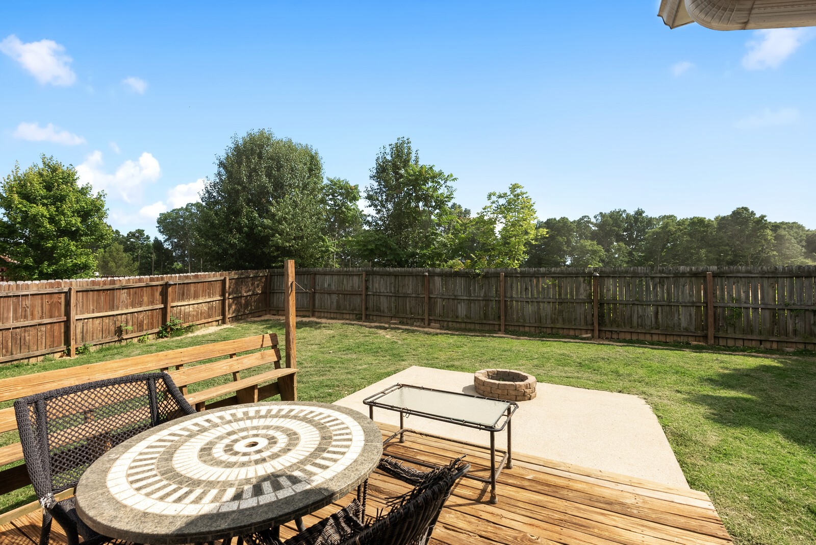 509 Berry Circle Springfield, TN 37172 - Photo 20 of 20 a view of a chairs and table in the patio