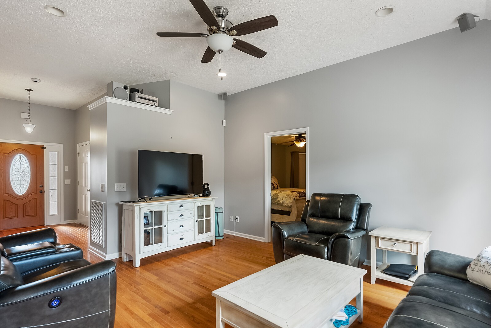 509 Berry Circle Springfield, TN 37172 - Photo 6 of 20 a living room with furniture and a flat screen tv