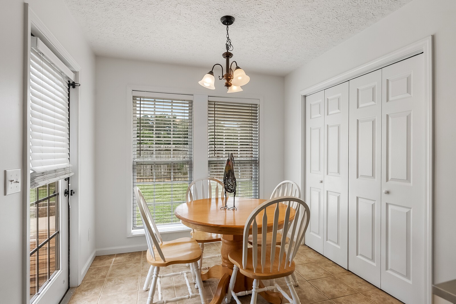 509 Berry Circle Springfield, TN 37172 - Photo 10 of 20 a dining room with furniture window and outside view