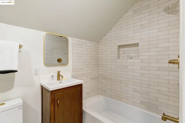 $1,650,000 | 50 Lake Avenue, Piedmont, CA 94611