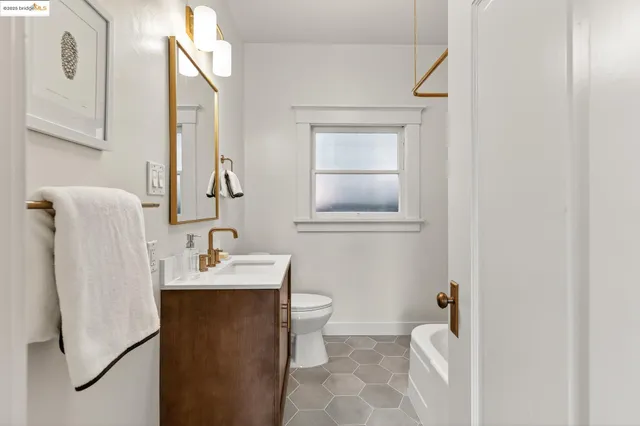 $1,650,000 | 50 Lake Avenue, Piedmont, CA 94611